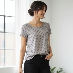 Maurices Womens Small Patterned Short Sleeve Shirt Peek-a-boo Back Faux Pocket